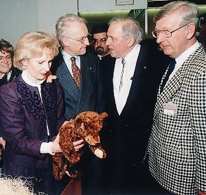 RGH show the bavarian President his Teddybears